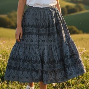 Lucky Brand Maxi Skirt Gray eyelet womens size Xsmall